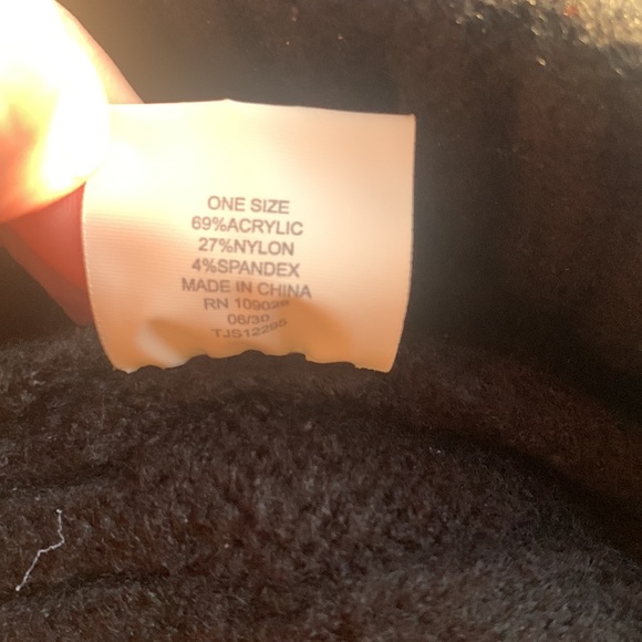 C&C California Scarf and Pom Pom Winter Hat set - Picture 8 of 8